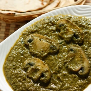 Saag Mushroom