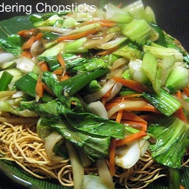 V6. Fried Egg Noodle w/ Tofu & Veggies.