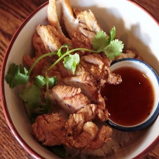 Khao Mun Gai Tod - Crispy Fried Chicken
