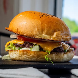 Classic Cheeseburger