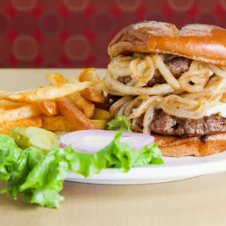 Classic Smash Burger: Smashingly Good Flavor