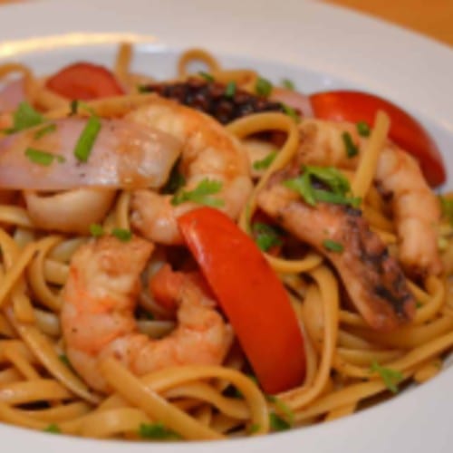 Tallarin Saltado W/seafood.