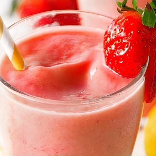 B3. Strawberry Smoothie (Dâu).