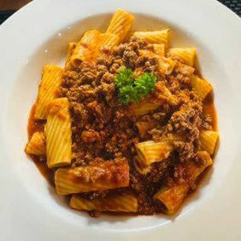 Delicious Fettuccine Alfredo and More Italian Classics