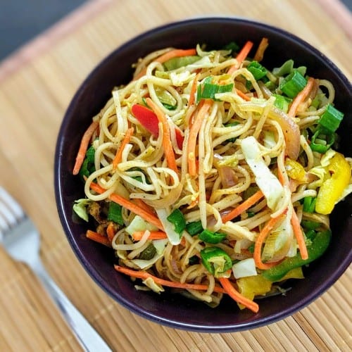  Veg Hakka Noodles Combo.