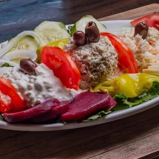 Tuna or Chicken Salad Plate