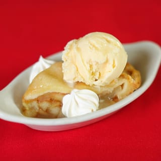Apple pie with rum sauce