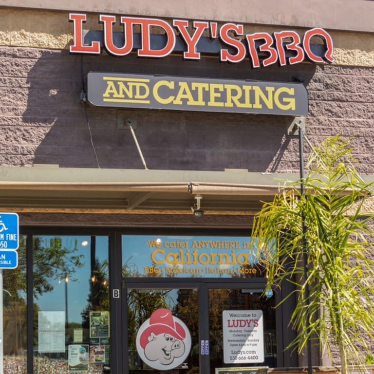 Welcome to Ludy’s BBQ & Catering