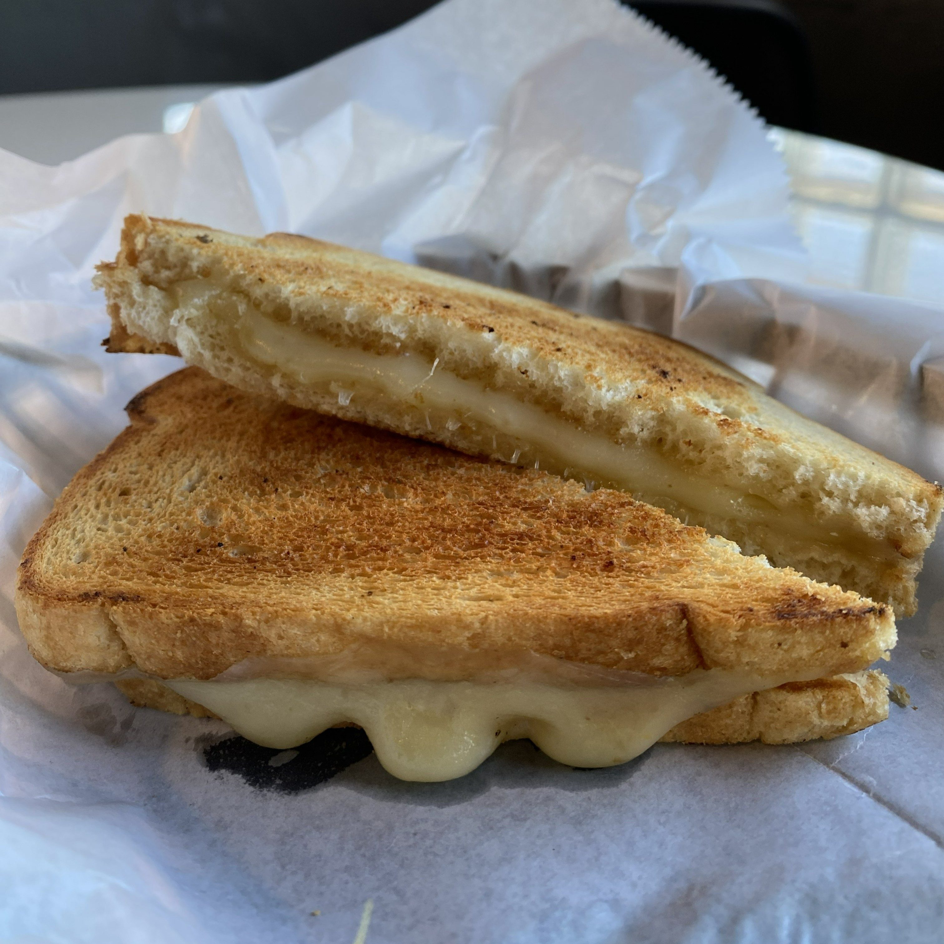 KIDS GRILLED CHEESE.