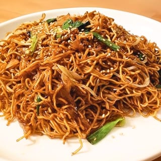 Sesame Soy Pan-fried Noodles 豉油皇炒麵