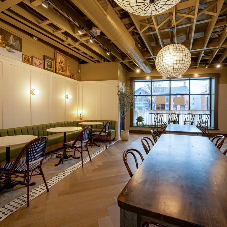 Enjoy the Warm & Cozy Atmosphere 🏡