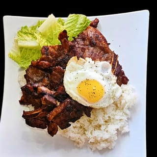 R9. Cơm Sườn Heo / Pork Chop Over Rice / 猪扒蛋饭