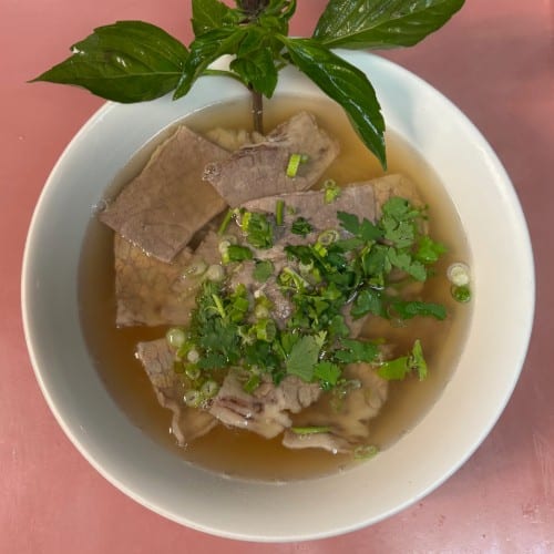 8. Pho Chin, Nam.