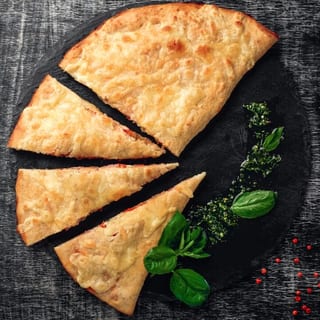 Calzone (Medium)