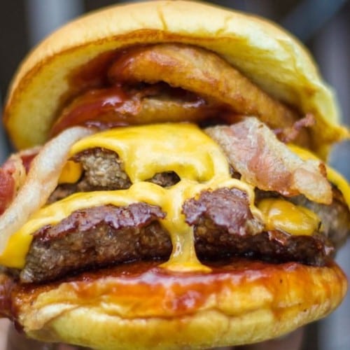 Salchipapa Burger (1).