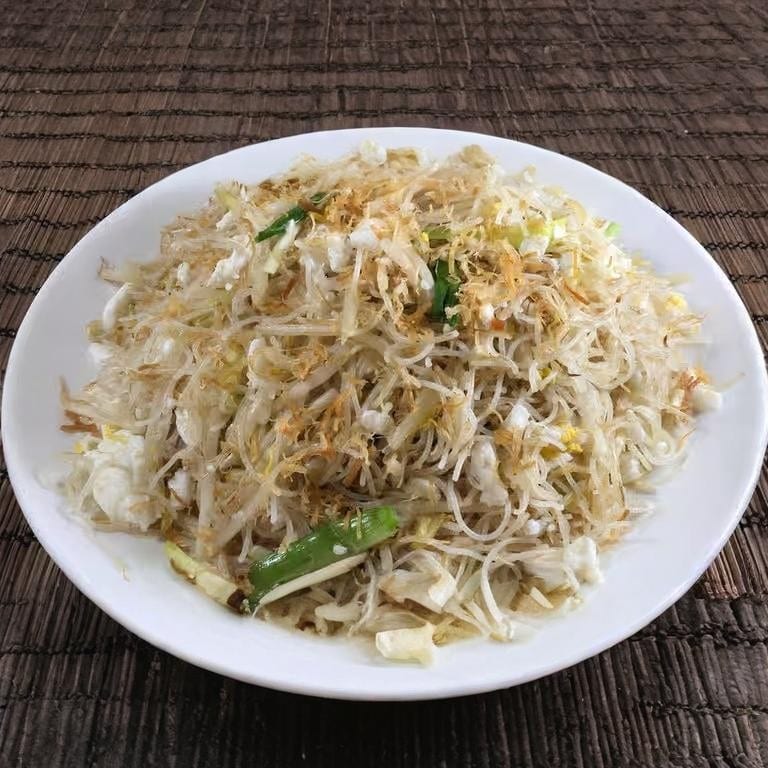 Dried Scallop & Egg White Vermicelli / 瑤柱蛋白炒米粉.