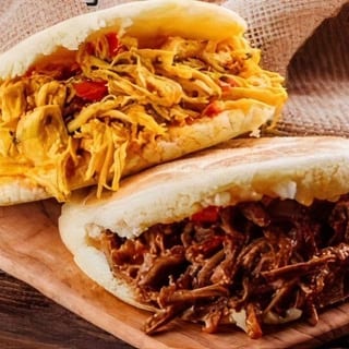 Arepa Rellena De Chicharron
