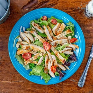 Ensalada de pollo asado