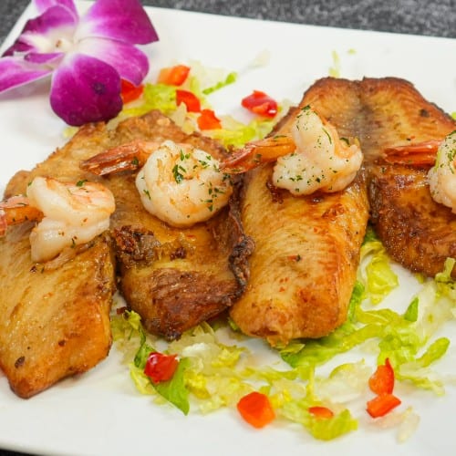 Tilapia Con Camarones en Salsa.