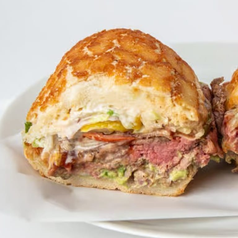 Pulled Pork: A Flavorful Sandwich Staple