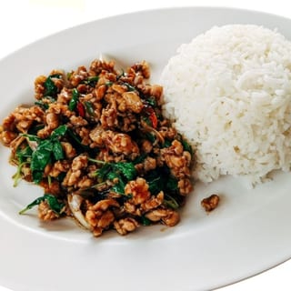 Kra Pao Nua (Basil Beef)