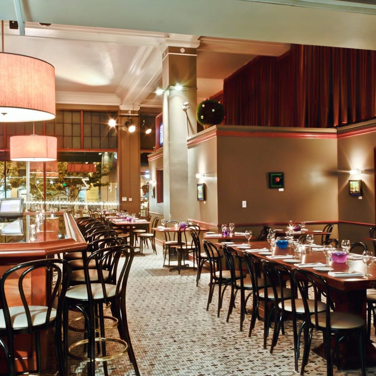 Cozy, Casual, Full Service