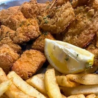 "The Pier" Fried Salmon Shrimp Basket