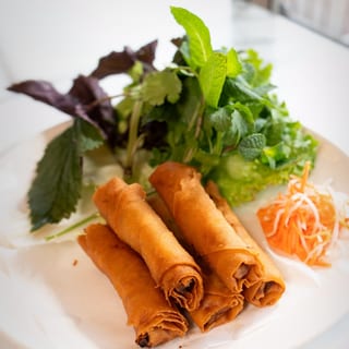 5 pieces shrimp and meat eggrolls