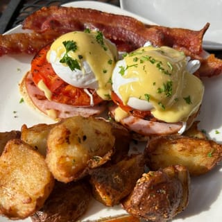 Classic Eggs Benedict