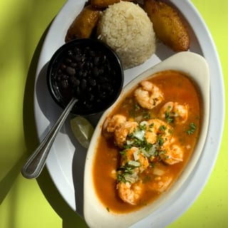 Camarones Enchilados