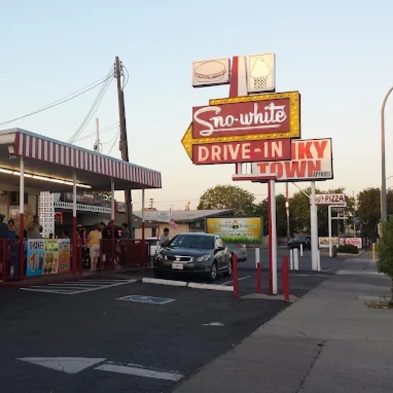 Welcome to Sno-White Drive In