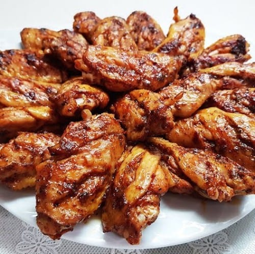 32 JUMBO CHICKEN WINGS.