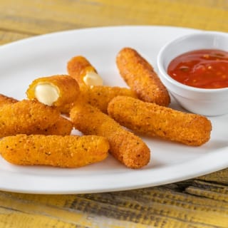 Mozzarella Sticks (6)