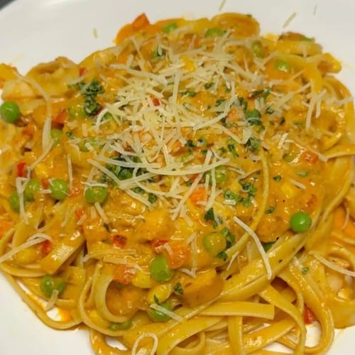 Fettuccine Con Frutos Del Mar.