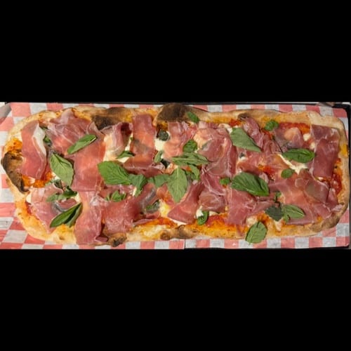 Prosciutto E Burrata Pizza (2 Ft. Pala).