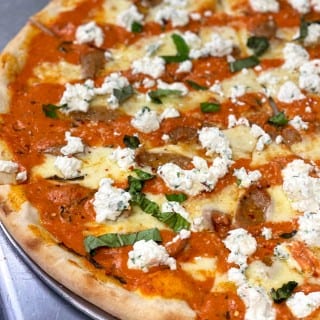 Sausage Alla Vodka Pizza 18'.