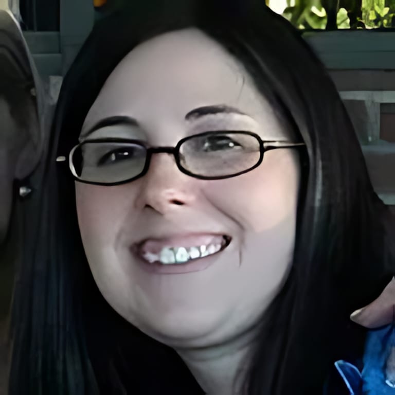 VERONICA RAEDY - Co- founder, Client Services