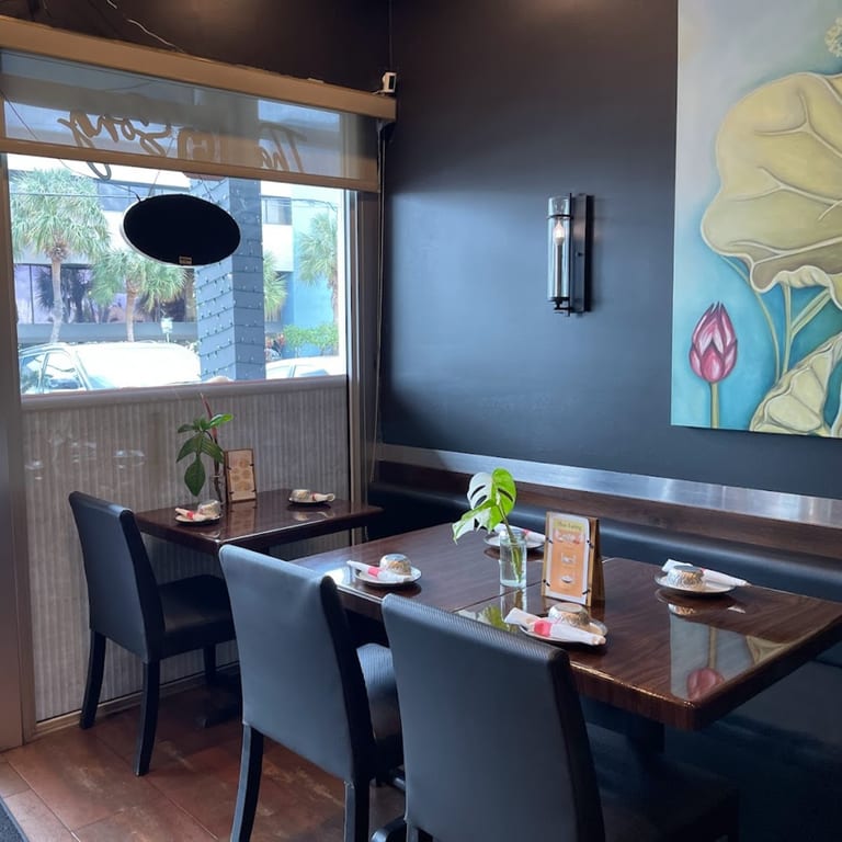 Book Your Table for an Authentic Thai Experience! 