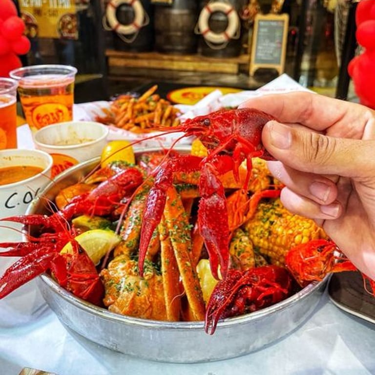 Crab N Spice: Your Seafood Haven