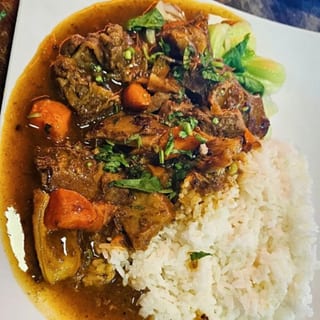 R3. Cơm Bò Kho / 牛腩饭