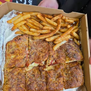 Pizza & Square Calzone Meal