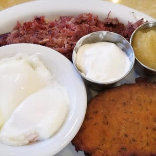 Corned Beef Hash & Poached Eggs