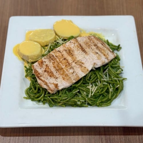 Grilled Chicken Breast with Pasta Al Pesto Platter / Tallarines Verdes Con Pollo a La Parrilla.