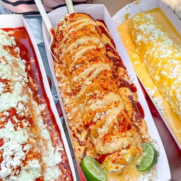 Elote Con Chamoy y Tajin.