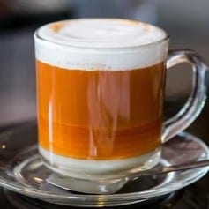 Hot Thai Tea 熱泰茶拿鐵.