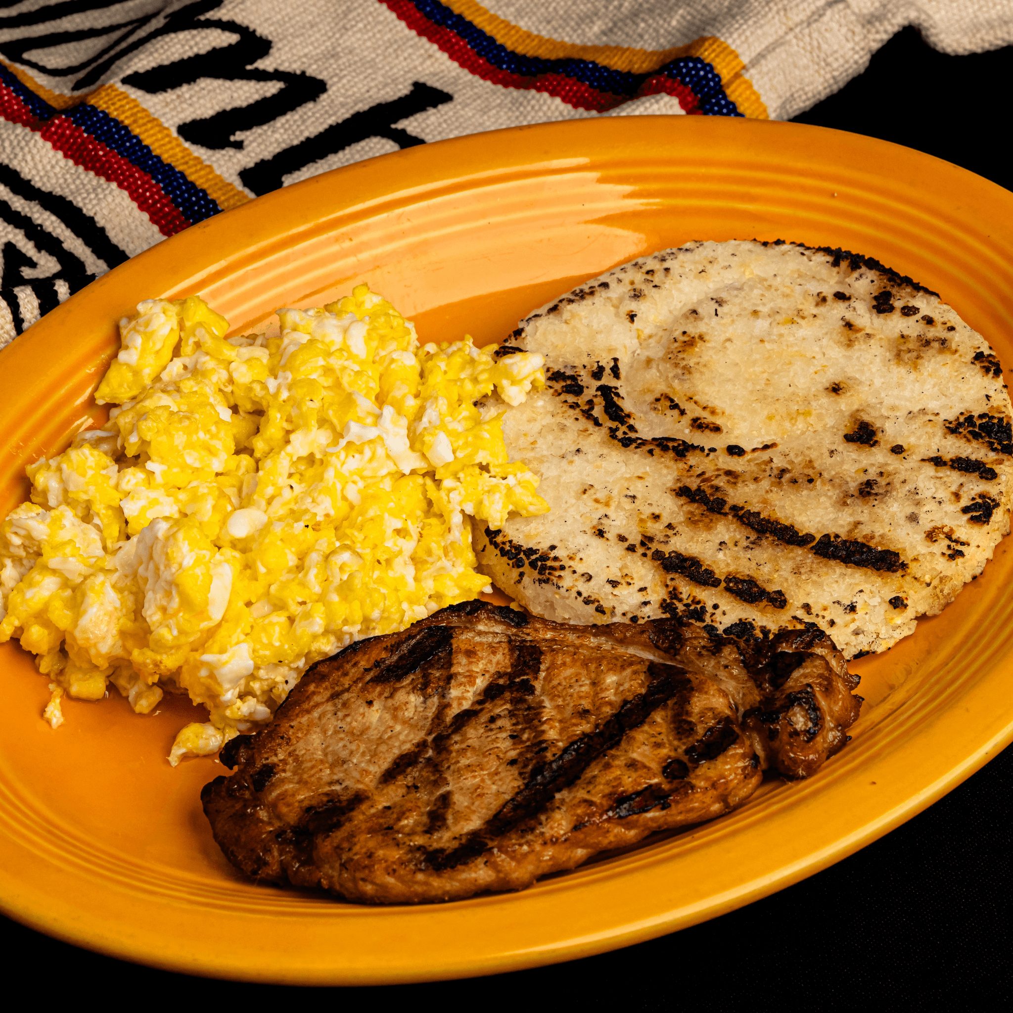 Arepa De Huevos Y Lomo.