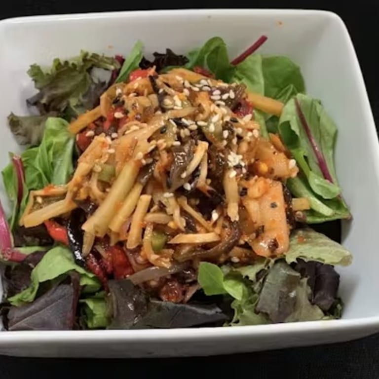 Delicious Seaweed Salad: A Refreshing Asian Appetizer