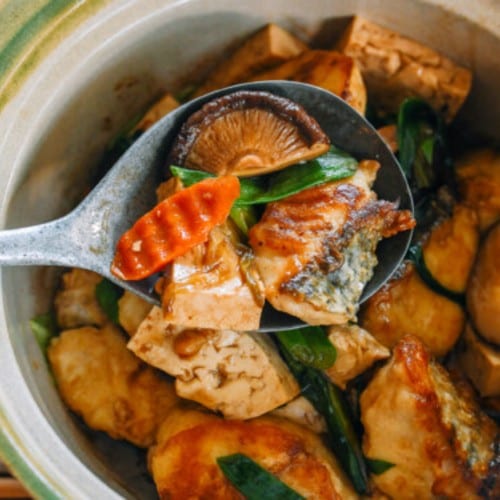 Crispy Tofu & Mushrooms in Clay Pot.