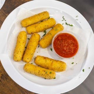 Mozzarella Sticks (6 Pieces)