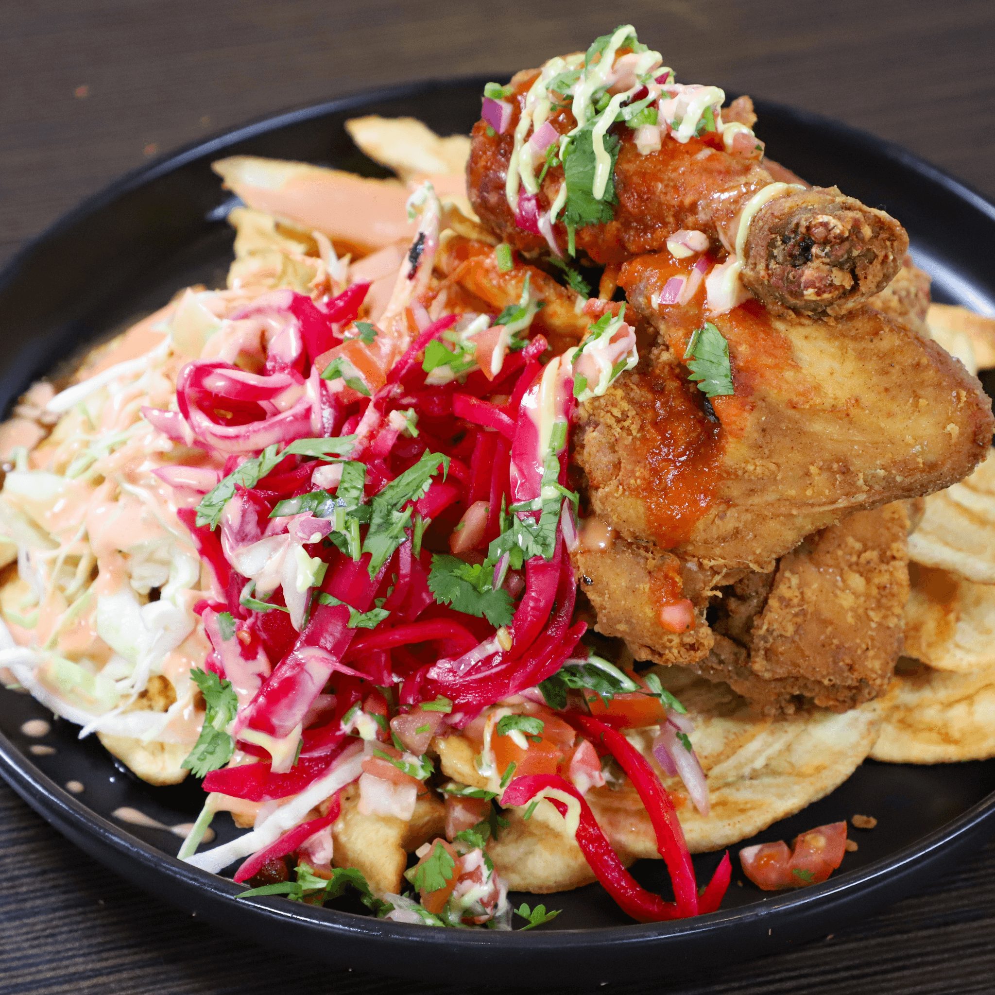 Pollo Con Tajadas De Plátano Verde.